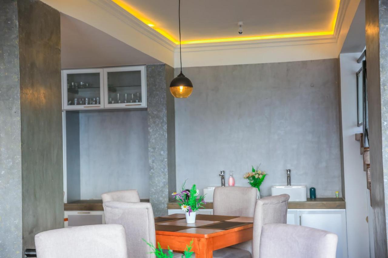 Отель Baron Luxury Boutique Нувара-Элия Экстерьер фото
